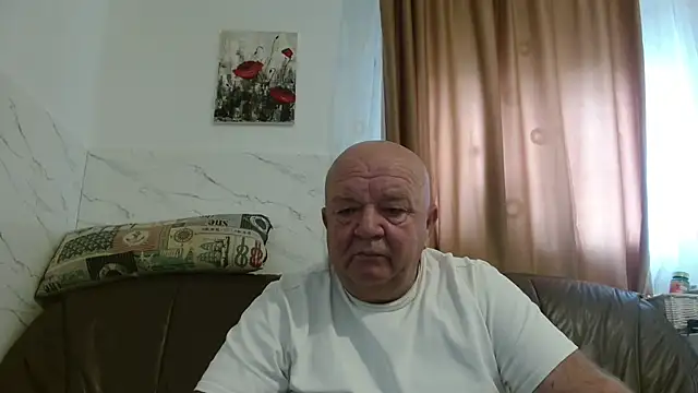 Snapshot of fullballs6 chatting on November 27, 8:05 am fullballs6 online show from November 27, 8:05 am