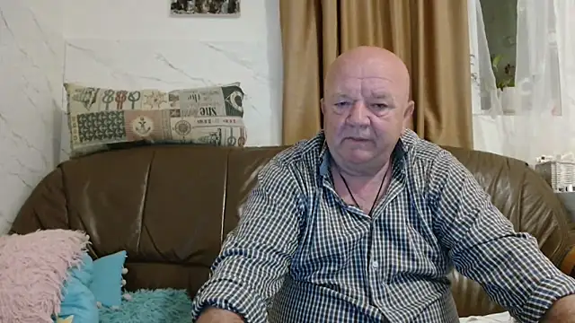 fullballs6 online show from May 8, 1:22 am