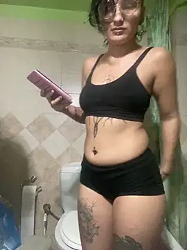 Snapshot of space_g1rl chatting on March 16, 5:07 pm space g1rl online show from March 16, 5:07 pm