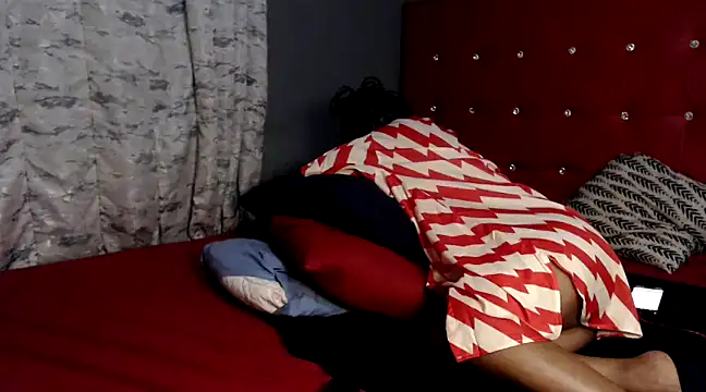 Foxybrownxx1 online show from March 7, 5:40 am