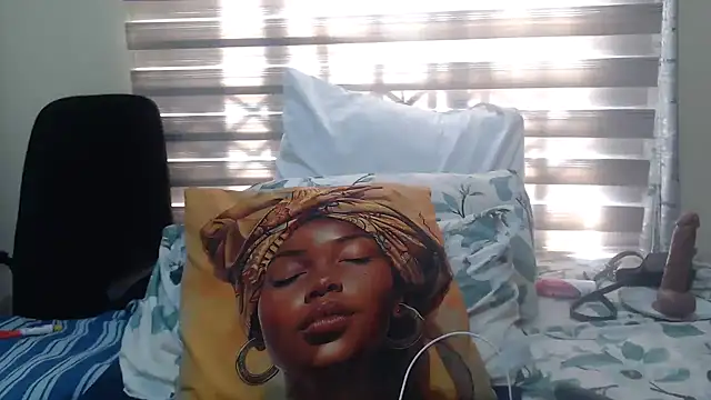 Foxybrownxx1 online show from July 3, 7:48 am