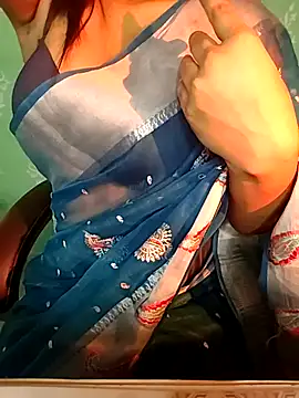 Snapshot of QueenOfHeart_07 chatting on December 13, 7:53 pm QueenOfHeart 07 online show from December 13, 7:53 pm