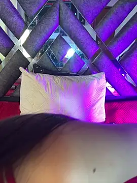 LylaLee111 online show from February 28, 5:26 pm