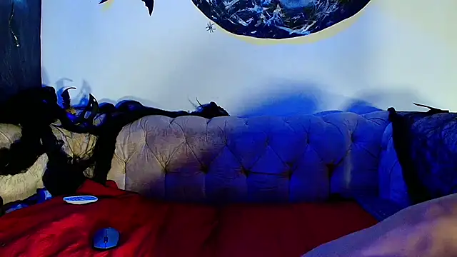 kira mz online show from October 20, 12:05 pm