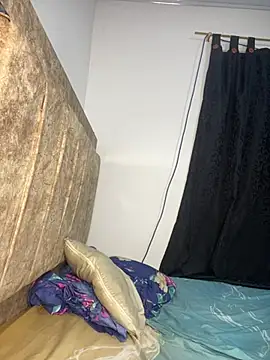 bunniestwosomee online show from August 2, 3:27 am