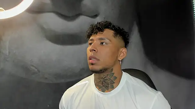 Snapshot of bradley_smith chatting on January 26, 10:55 am bradley smith online show from January 26, 10:55 am