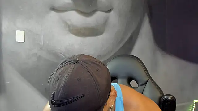 Snapshot of bradley_smith chatting on February 2, 4:26 am bradley smith online show from February 2, 4:26 am