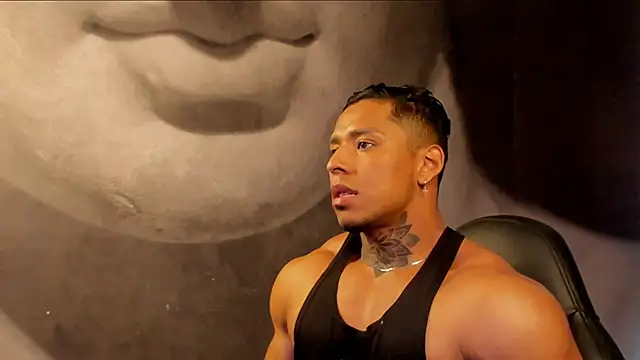 Snapshot of bradley_smith chatting on February 15, 12:43 pm bradley smith online show from February 15, 12:43 pm