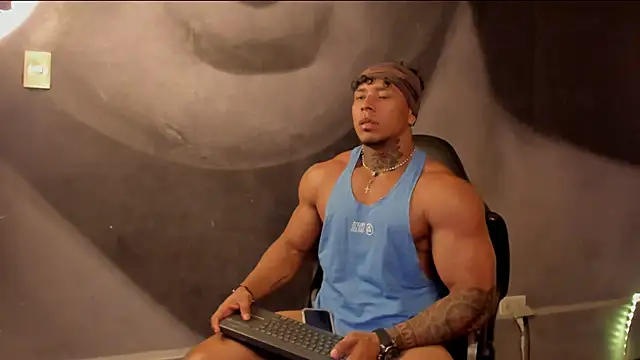 Snapshot of bradley_smith chatting on February 17, 6:15 pm bradley smith online show from February 17, 6:15 pm