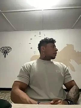 Snapshot of bradley_smith chatting on September 19, 1:07 am bradley smith online show from September 19, 1:07 am