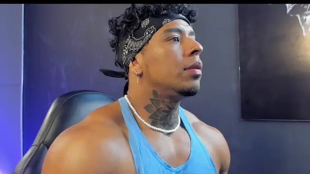 Snapshot of bradley_smith chatting on November 11, 8:03 am bradley smith online show from November 11, 8:03 am