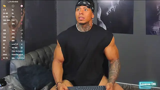 Snapshot of bradley_smith chatting on June 28, 1:33 am bradley smith online show from June 28, 1:33 am