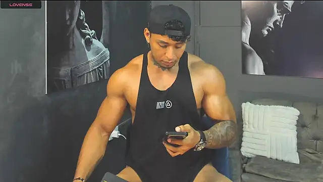Snapshot of bradley_smith chatting on July 21, 11:18 pm bradley smith online show from July 21, 11:18 pm