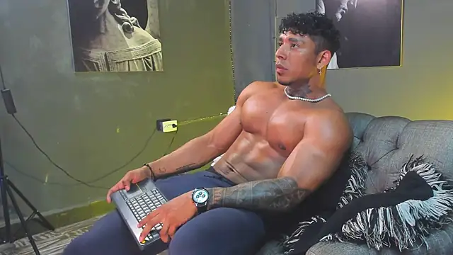 Snapshot of bradley_smith chatting on July 25, 3:59 am bradley smith online show from July 25, 3:59 am