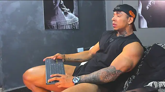 Snapshot of bradley_smith chatting on July 28, 5:14 am bradley smith online show from July 28, 5:14 am