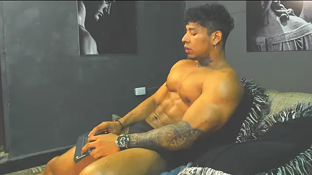 Snapshot of bradley_smith chatting on July 30, 7:07 am bradley smith online show from July 30, 7:07 am
