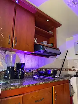 Ambarhilton online show from January 7, 2:47 am