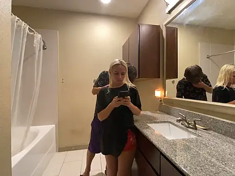 girlfriendmissy online show from February 6, 2:11 am