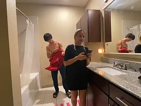 girlfriendmissy online show from March 2, 2:41 am