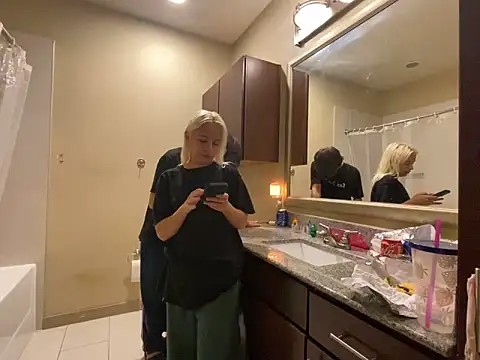 girlfriendmissy online show from March 12, 2:52 am