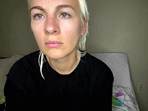 girlfriendmissy online show from October 3, 9:01 pm