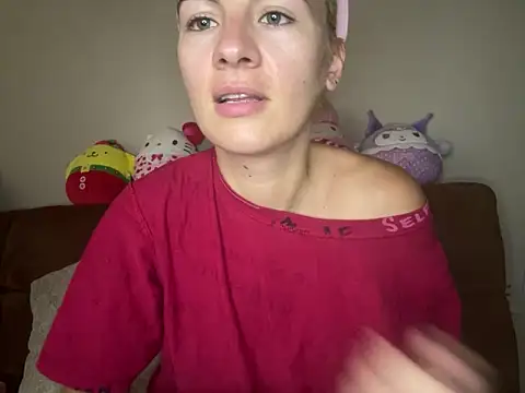 girlfriendmissy online show from October 13, 8:42 pm