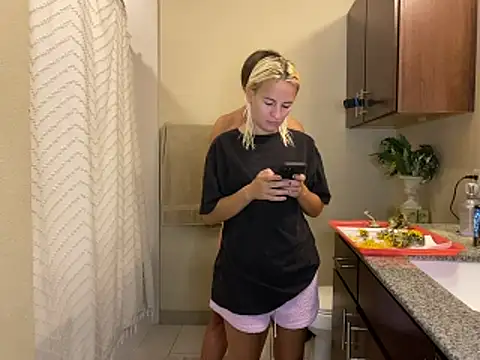 girlfriendmissy online show from November 2, 7:49 pm