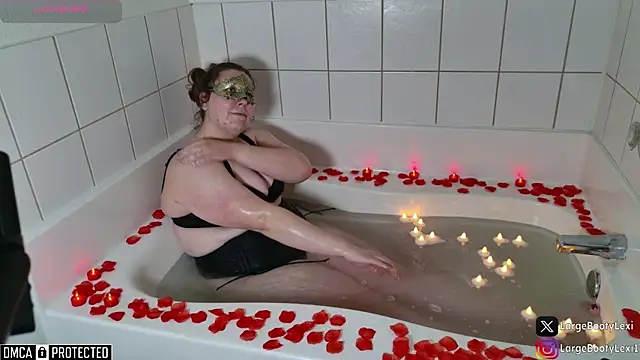 largebootylexi online show from February 5, 11:39 pm