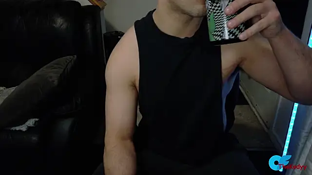 Snapshot of Thekodyy chatting on February 11, 6:18 am Thekodyy online show from February 11, 6:18 am