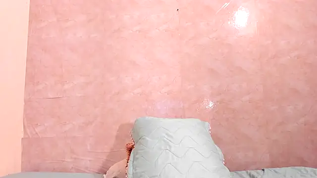 Snapshot of NicolVilla chatting on October 23, 1:10 pm NicolVilla online show from October 23, 1:10 pm