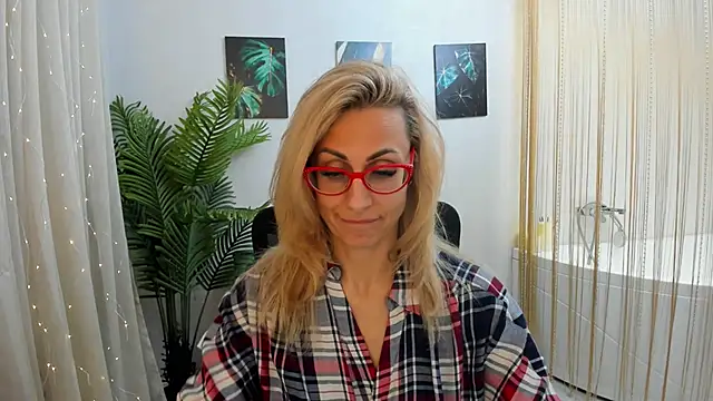 MuseOfStage online show from February 7, 12:06 pm