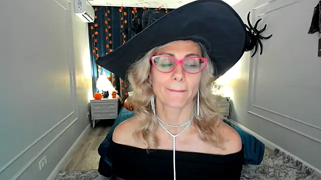 MuseOfStage online show from October 31, 11:55 am