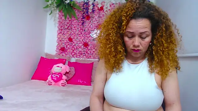 BLONDE SEXYHOT online show from October 18, 9:48 pm