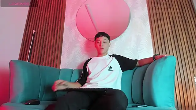 Austin Cardieff online show from February 15, 12:11 pm