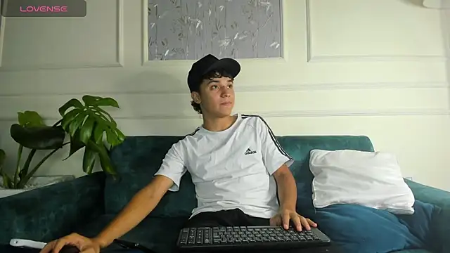 Austin Cardieff online show from March 6, 3:13 am