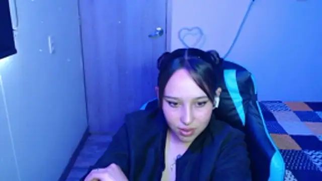 Skarlet Adams28 online show from March 10, 7:30 pm