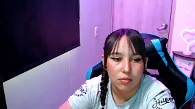 Skarlet Adams28 online show from April 29, 9:54 pm