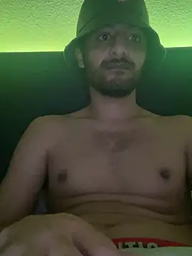 Snapshot of hard_macoor12 chatting on December 11, 6:14 am hard macoor12 online show from December 11, 6:14 am