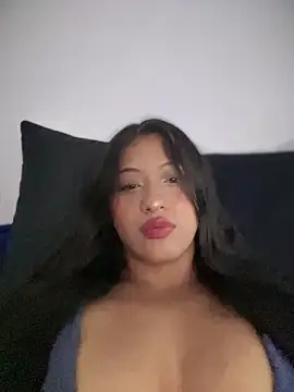 Snapshot of Estefanii- chatting on November 4, 10:58 am Estefanii- online show from November 4, 10:58 am