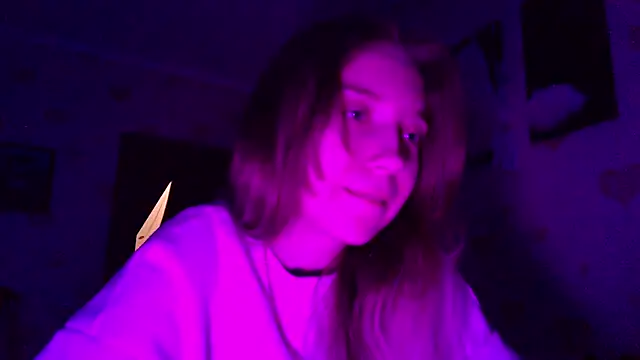 qwolll online show from March 14, 5:35 pm