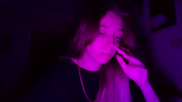 qwolll online show from March 17, 7:26 pm