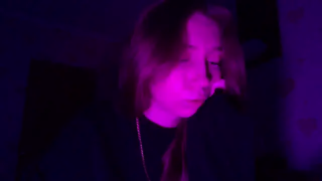 qwolll online show from March 18, 7:10 pm