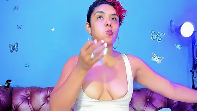 Snapshot of Kaira_mosse chatting on May 5, 10:56 am Kaira mosse online show from May 5, 10:56 am