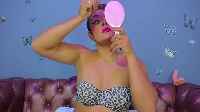 Snapshot of Kaira_mosse chatting on July 28, 2:13 pm Kaira mosse online show from July 28, 2:13 pm