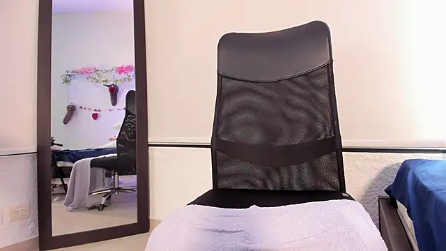 alexandersawyer online show from February 25, 1:17 pm