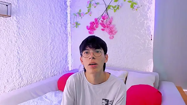 alexandersawyer online show from October 6, 9:56 pm