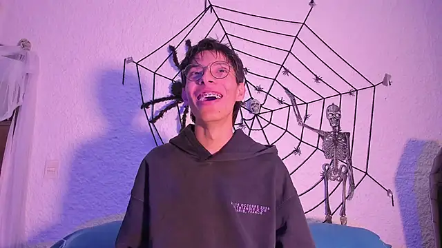 alexandersawyer online show from October 9, 3:59 am