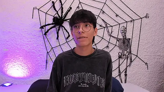 alexandersawyer online show from October 10, 4:11 am