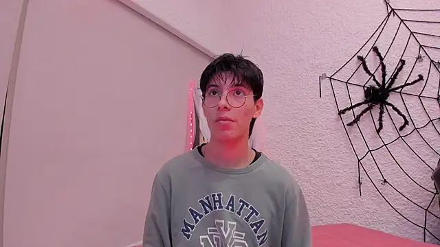 alexandersawyer online show from October 13, 4:23 am