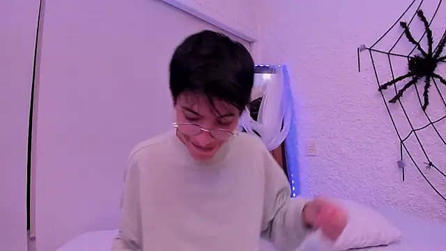 alexandersawyer online show from October 15, 4:12 am